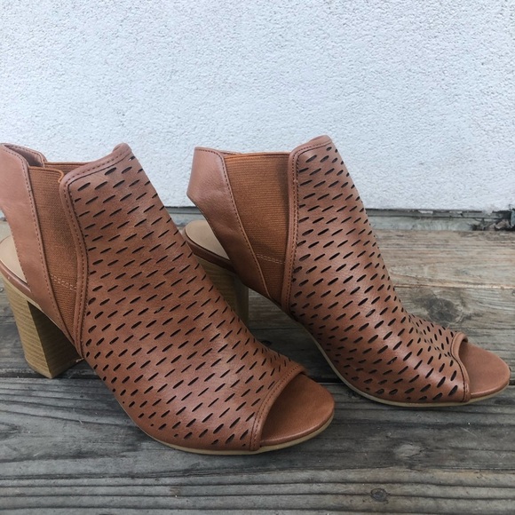 Charlotte Russe Brown Cut Out Heel Bootie - Picture 1 of 4